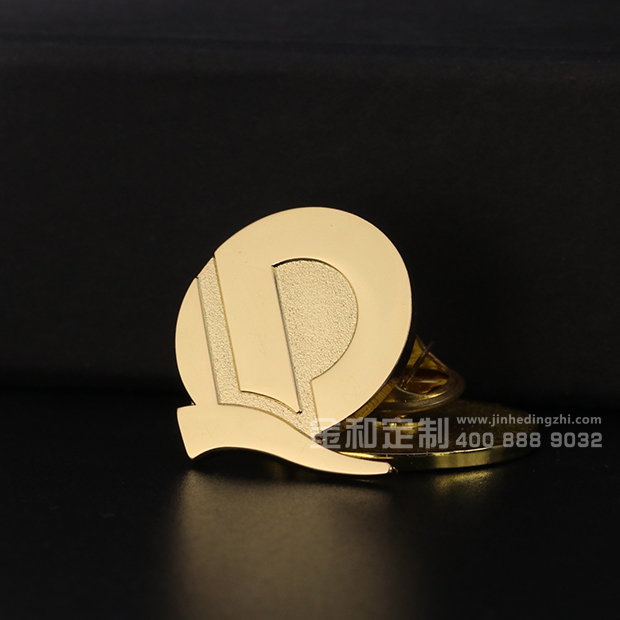 《恒大地产》定制纯金徽章	