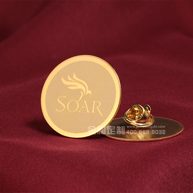 《SOAR》定制纯金徽章	