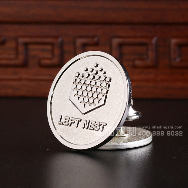 《LEFT NEST》定制银徽章